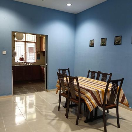 Yasmeen Homestay Kemaman Chukai Exterior foto